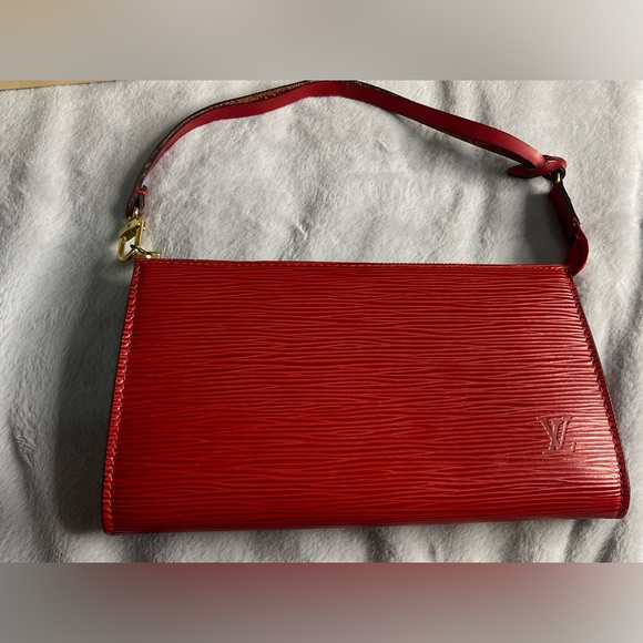 Red Louis Vuitton epi pochette - Picture 7 of 14